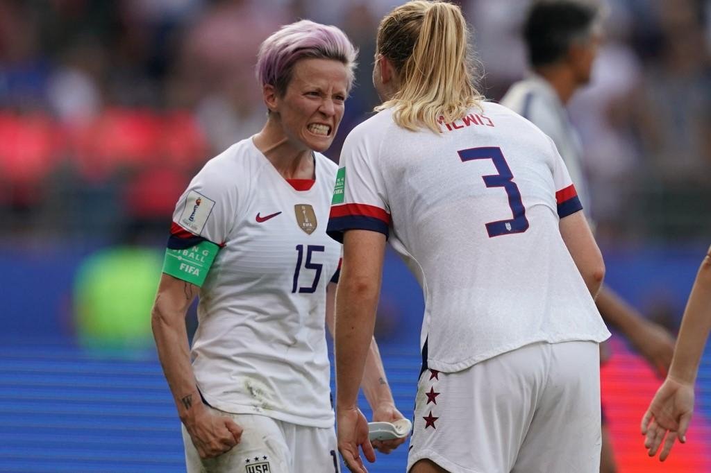 Estados Unidos precisaram da ajuda do VAR no fim do jogo para reassumir a vantagem no placar