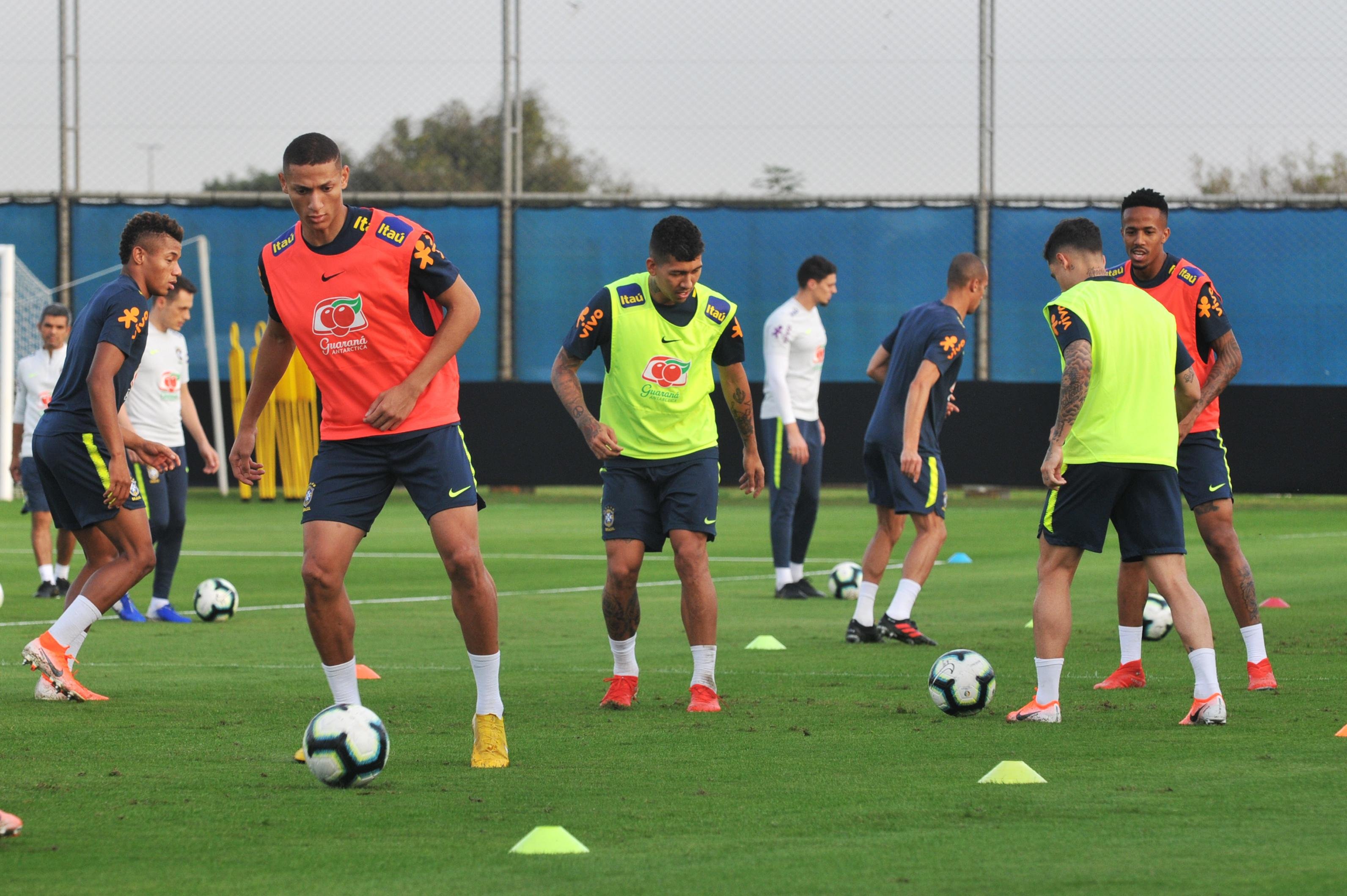 Treino foi realizado na tarde desta segunda-feira, no CT Luiz Carvalho