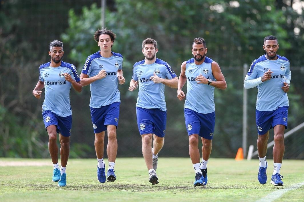 Zagueiro Kannemann voltou a treinar com grupo principal