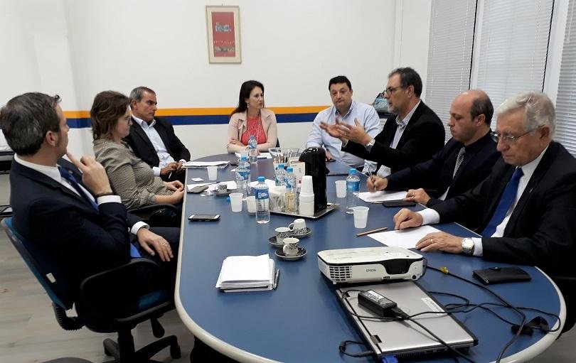 Presidente Luciane Pacheco, reuniu-se, nesta ter&ccedil;a-feira, 25, na sede do POACVB, com o secret&aacute;rio Municipal de Desenvolvimento Econ&ocirc;mico, Jos&eacute; Eduardo Macedo Cidade