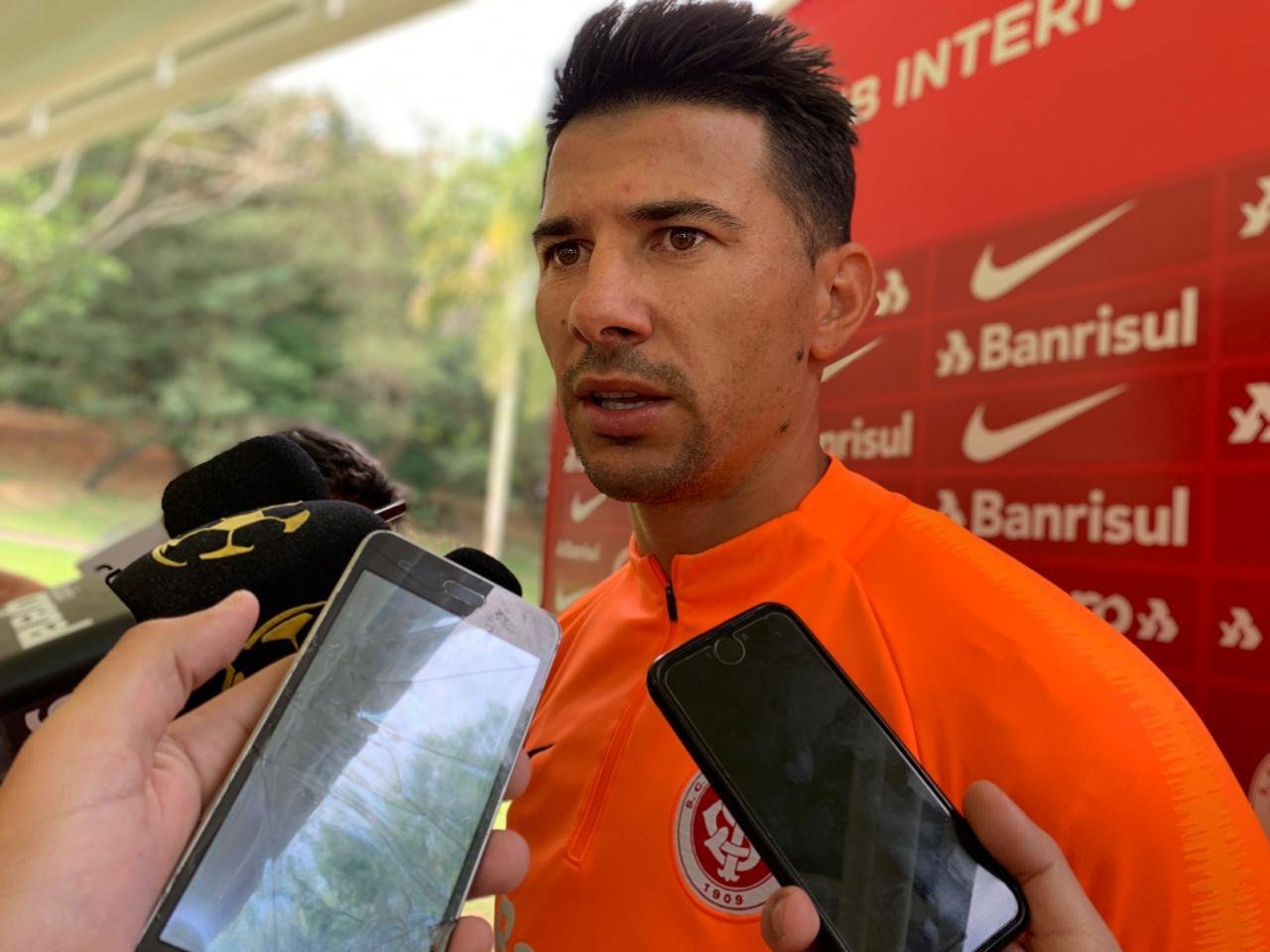 Victor Cuesta prega concentra&ccedil;&atilde;o total contra o Palmeiras no primeiro jogo da Copa do Brasil para levar decis&atilde;o para o Beira-Rio