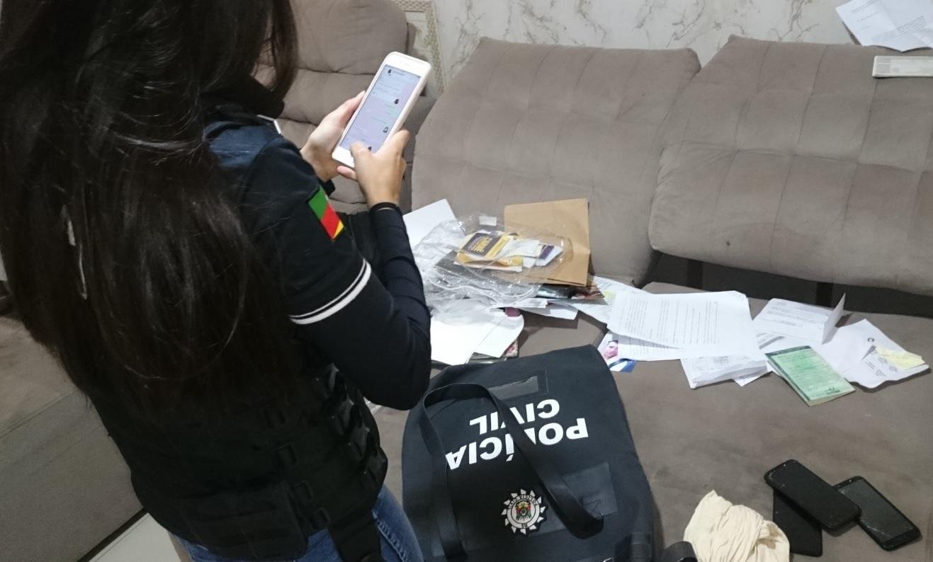 Documentos e dinheiro foram apreendidos no come&ccedil;o da opera&ccedil;&atilde;o nesta sexta-feira