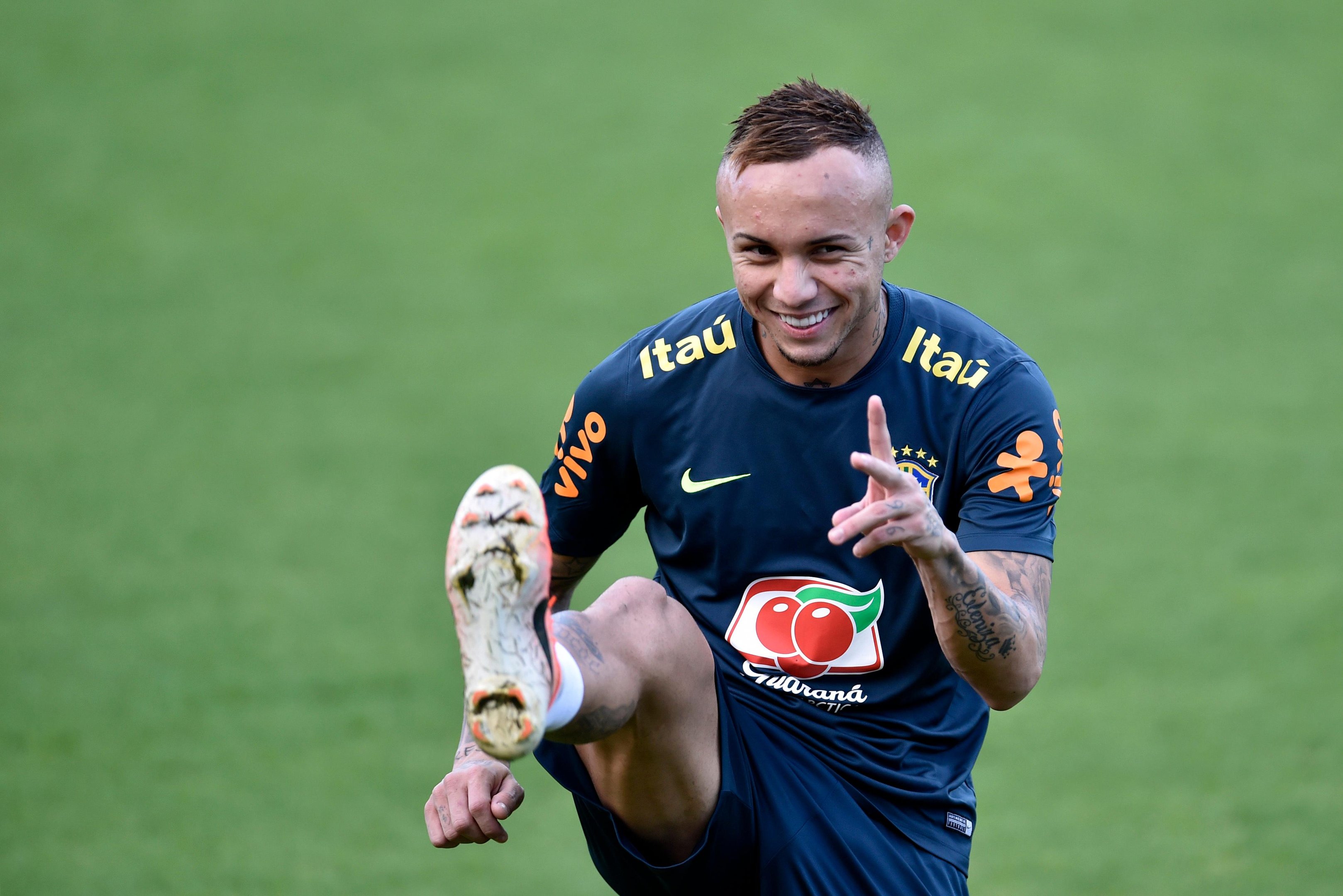 Everton &eacute; a esperan&ccedil;a de gols no ataque do Brasil