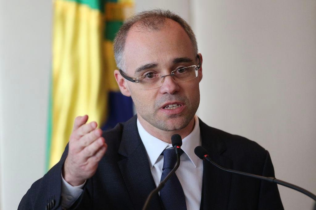 Mendon&ccedil;a relacionou impacto da corrup&ccedil;&atilde;o com desenvolvimento humano