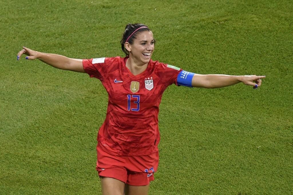 Alex Morgan &eacute; um dos destaques dos Estados Unidos na campanha pelo tetra da Copa do Mundo