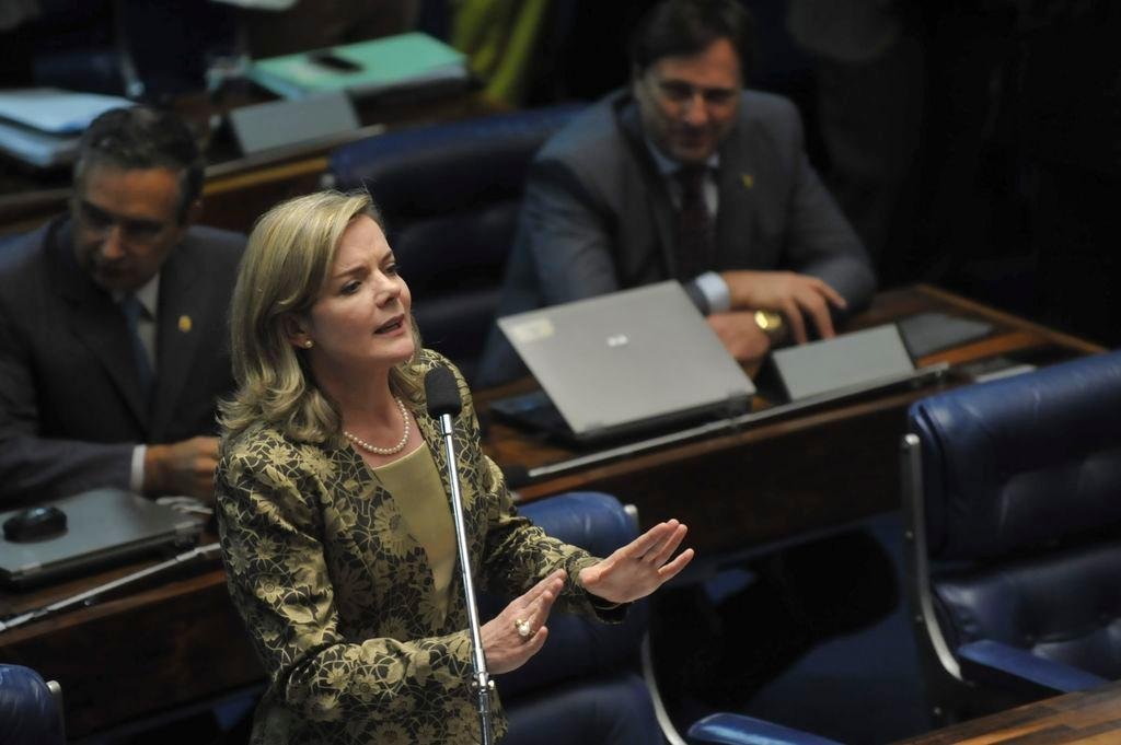 Texto do PT aponta supostas irregularidades do governo