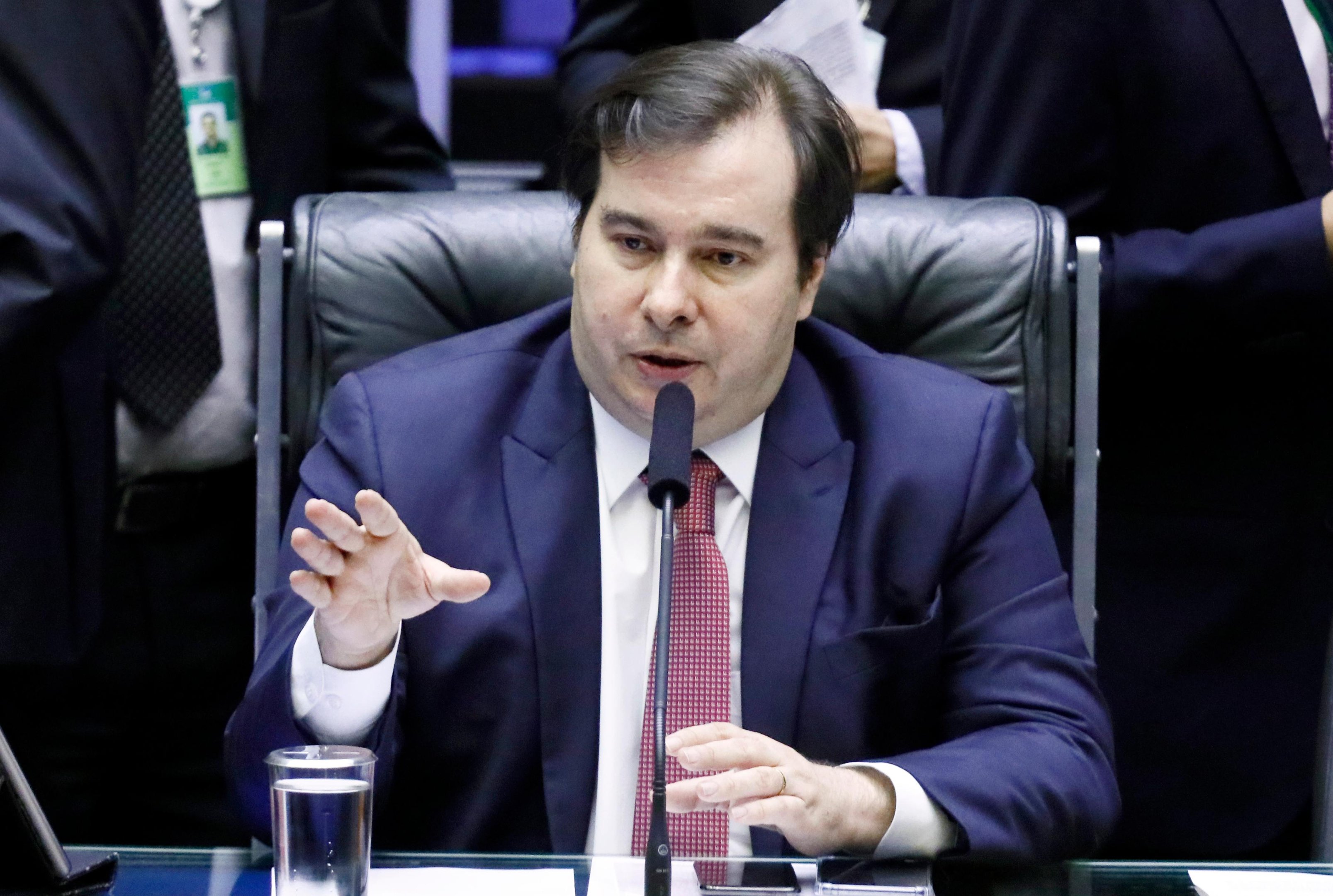 Na hip&oacute;tese de Maia, Senado aprovaria reforma com modifica&ccedil;&otilde;es fatiadas