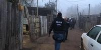 Policiais realizam cerco na Vila Nazaré
