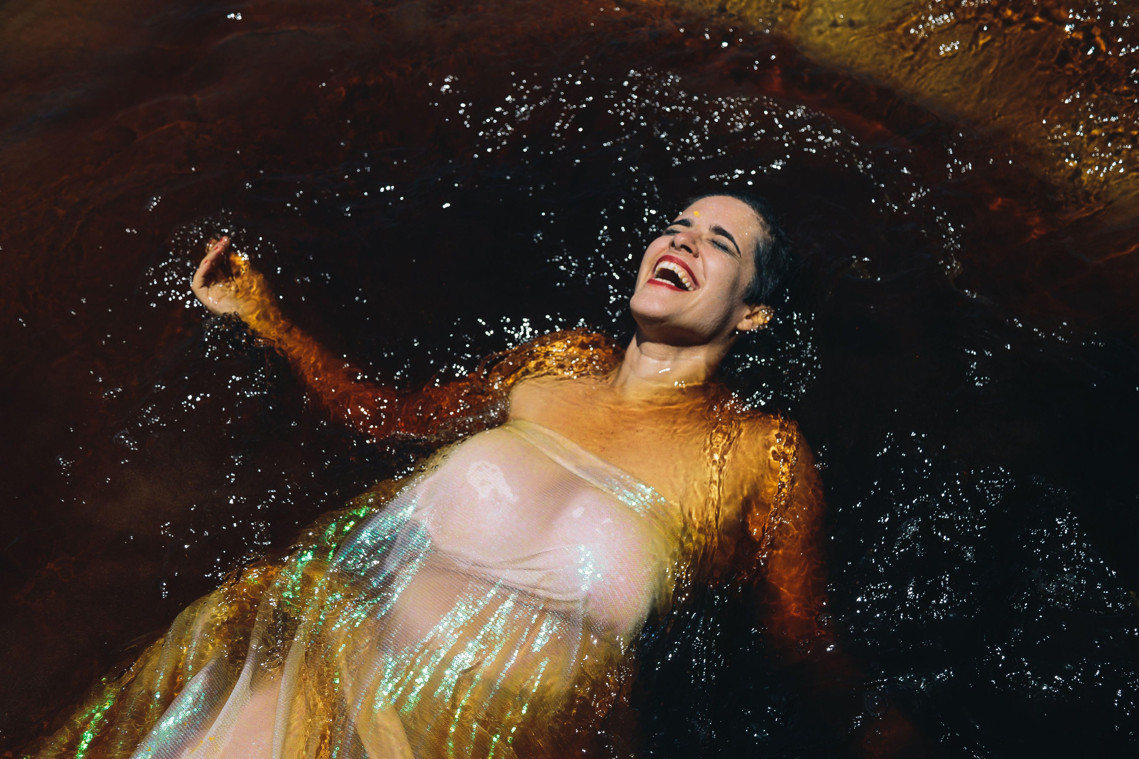 Cantora pernambucana vai apresentar o &aacute;lbum rec&eacute;m lan&ccedil;ado "Macumbas e Catimb&oacute;s"