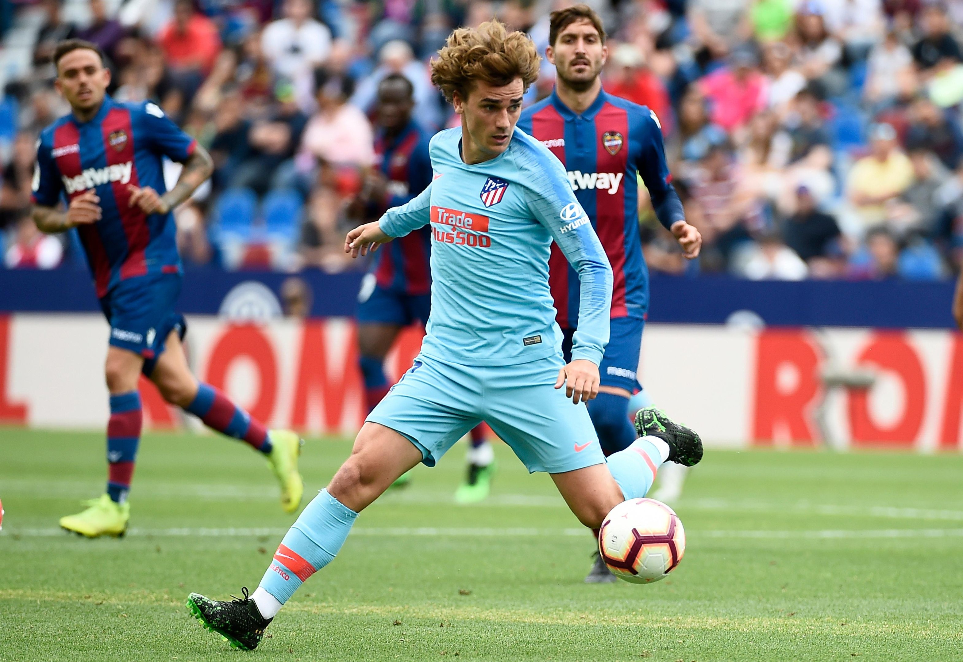 Chegada de Griezmann &eacute; um grande refor&ccedil;o para um ataque integrado pelo argentino Lionel Messi e o uruguaio Luis Su&aacute;rez