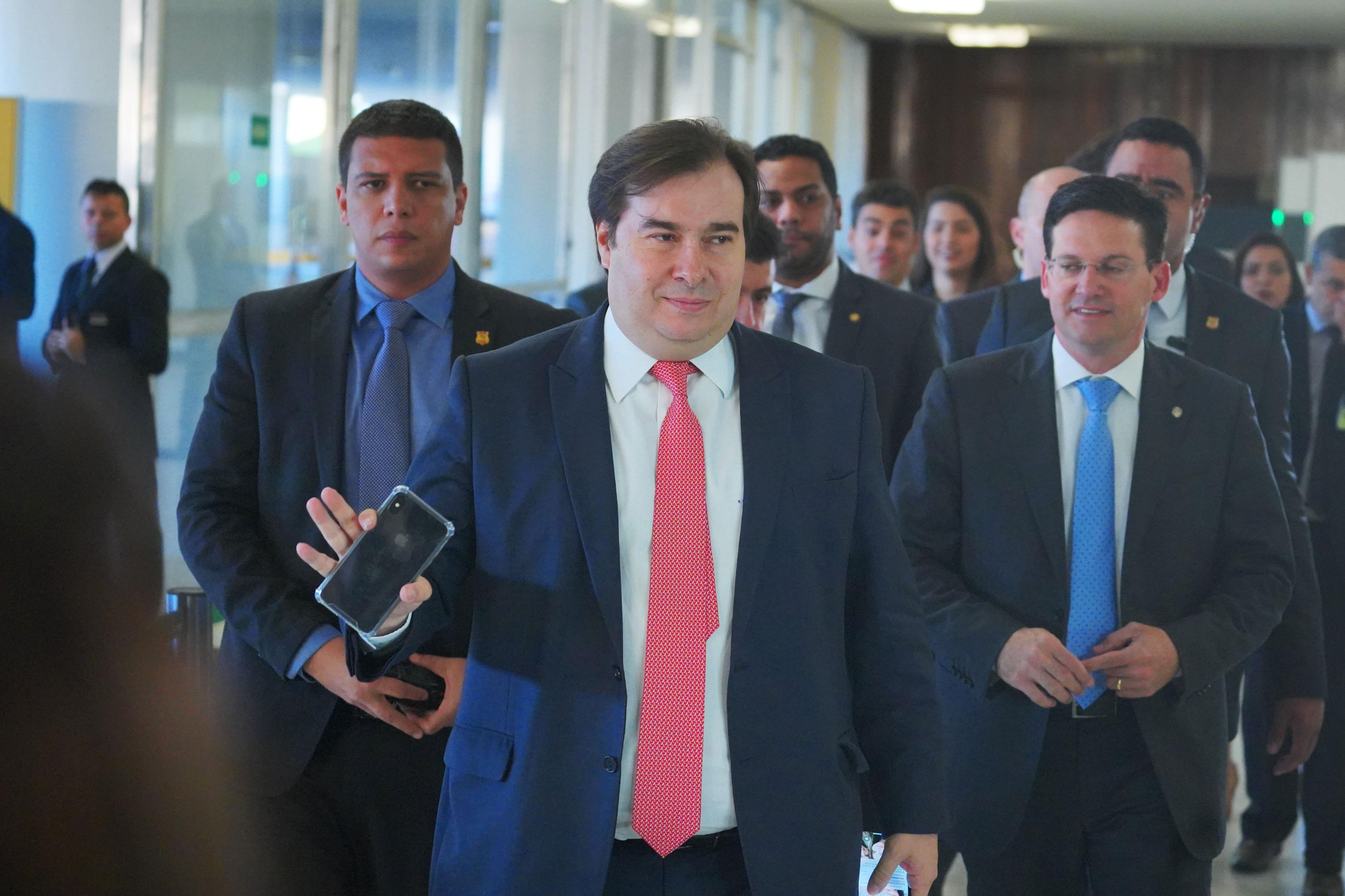Maia disse que o importante &eacute; terminar o primeiro turno hoje