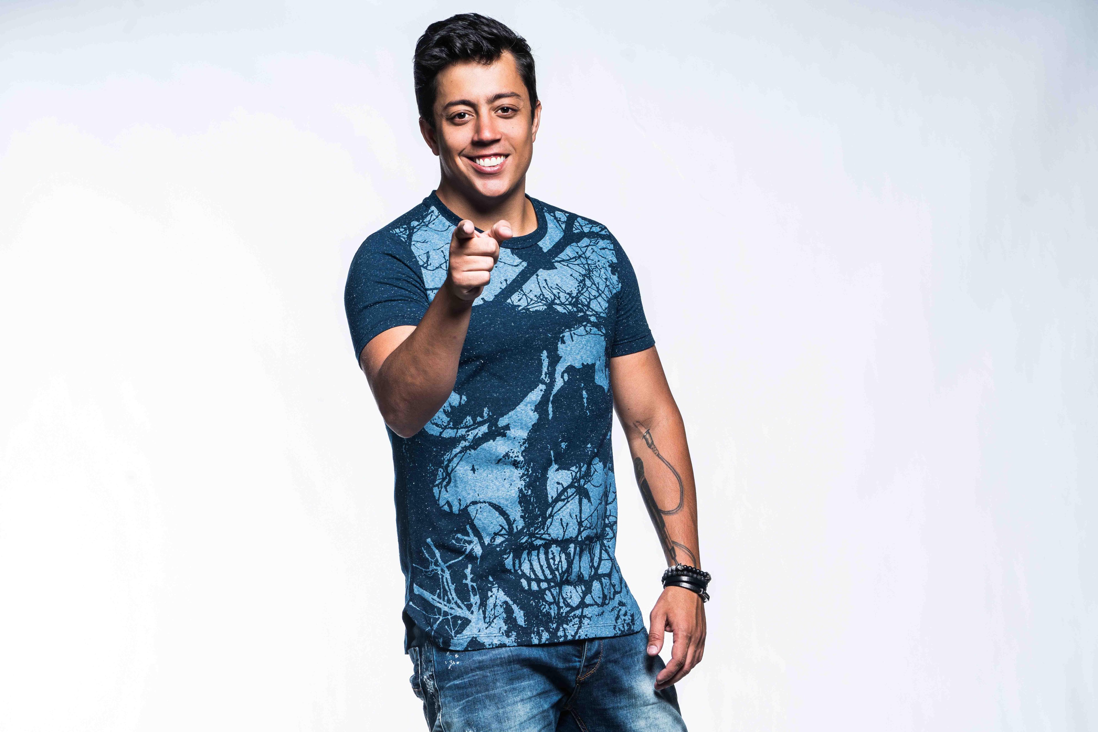 Com ingressos esgotados, stand up ocorre neste s&aacute;bado, no Teatro Amrigs
