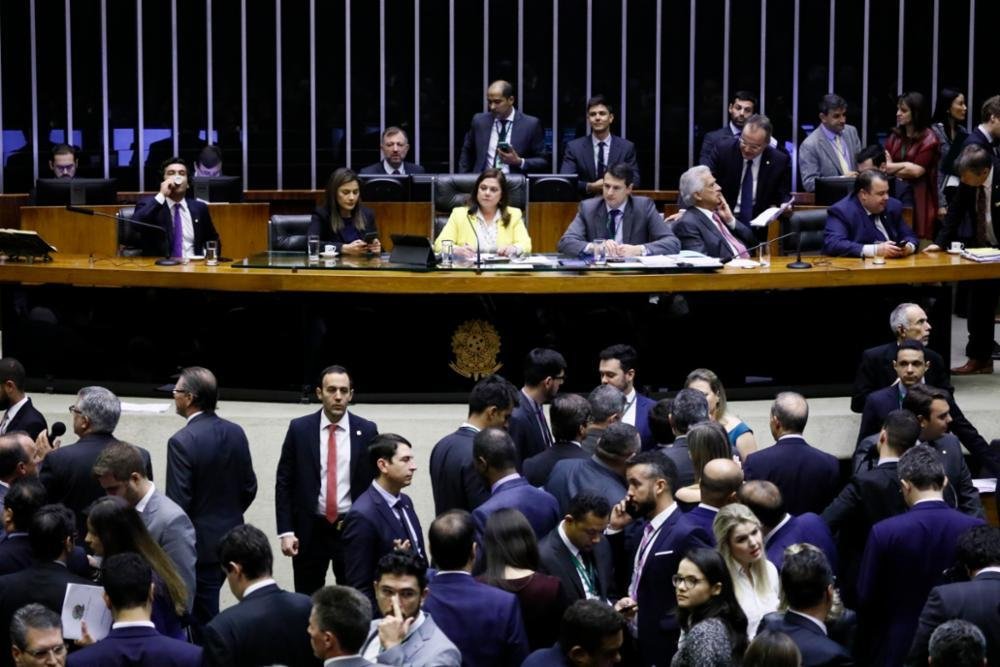 Emenda foi aprovada com 465 votos a favor