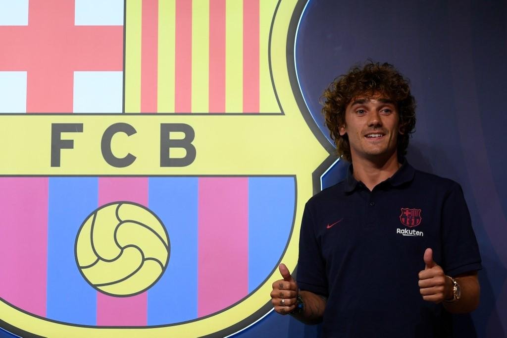 Atl&eacute;tico de Madrid ir&aacute; recorrer &agrave; Fifa contra a multa rescis&oacute;ria de 120 milh&otilde;es de euros paga pelo Barcelona para contratar Antoine Griezmann