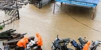 Chuvas torrenciais atingem vários distritos do Nepal, mobilizando os serviços de resgate que já atenderam mais de 1.100 residentes
