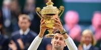 Sérvio Novak Djokovic conquistou neste domingo o título de Wimbledon pela quinta vez na carreira