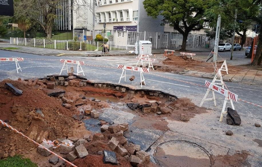 Conserto de rompimento ser&aacute; realizado pelo Dmae na zona Sul da cidade