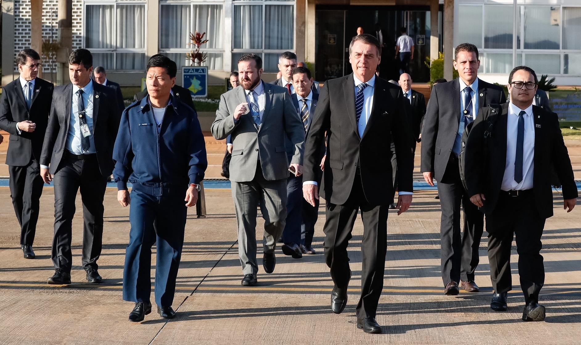 Segundo agenda oficial, Bolsonaro retornar&aacute; ainda hoje para o Brasil