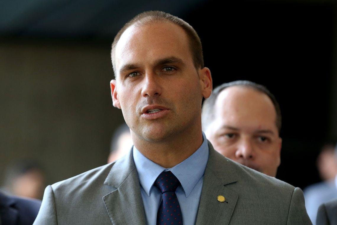 Eduardo fez v&iacute;deo em que afirma ter qualidades o suficiente para assumir cargo na embaixada