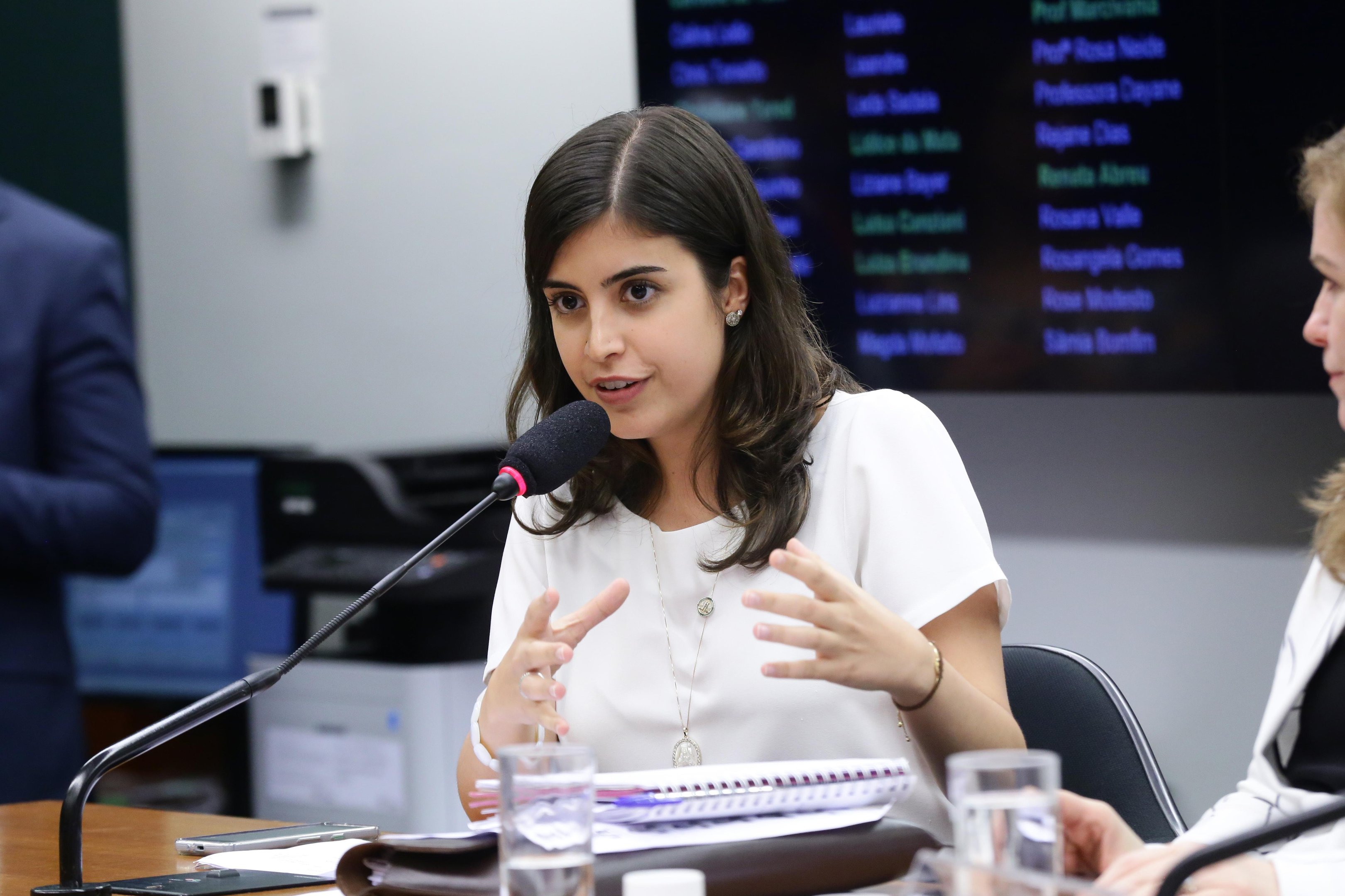 Tabata Amaral causou revolta em membros do PDT ao votar a favor da reforma da Previd&ecirc;ncia