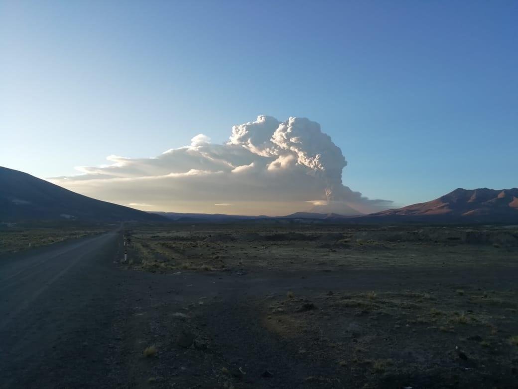 Ubinas est&aacute; situado na regi&atilde;o de Moquegua, 1.250 km ao sul de Lima e a 5.672 metros de altitude