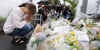 Moradora de Kioto faz homenagem a vítima do ataque