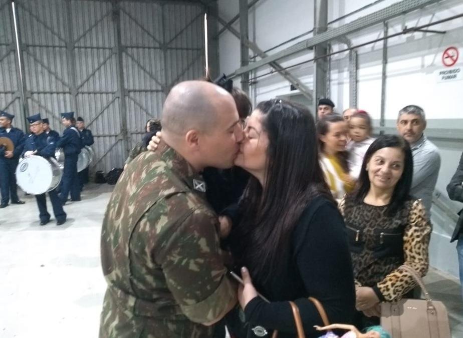 Militares se despediram de familiares