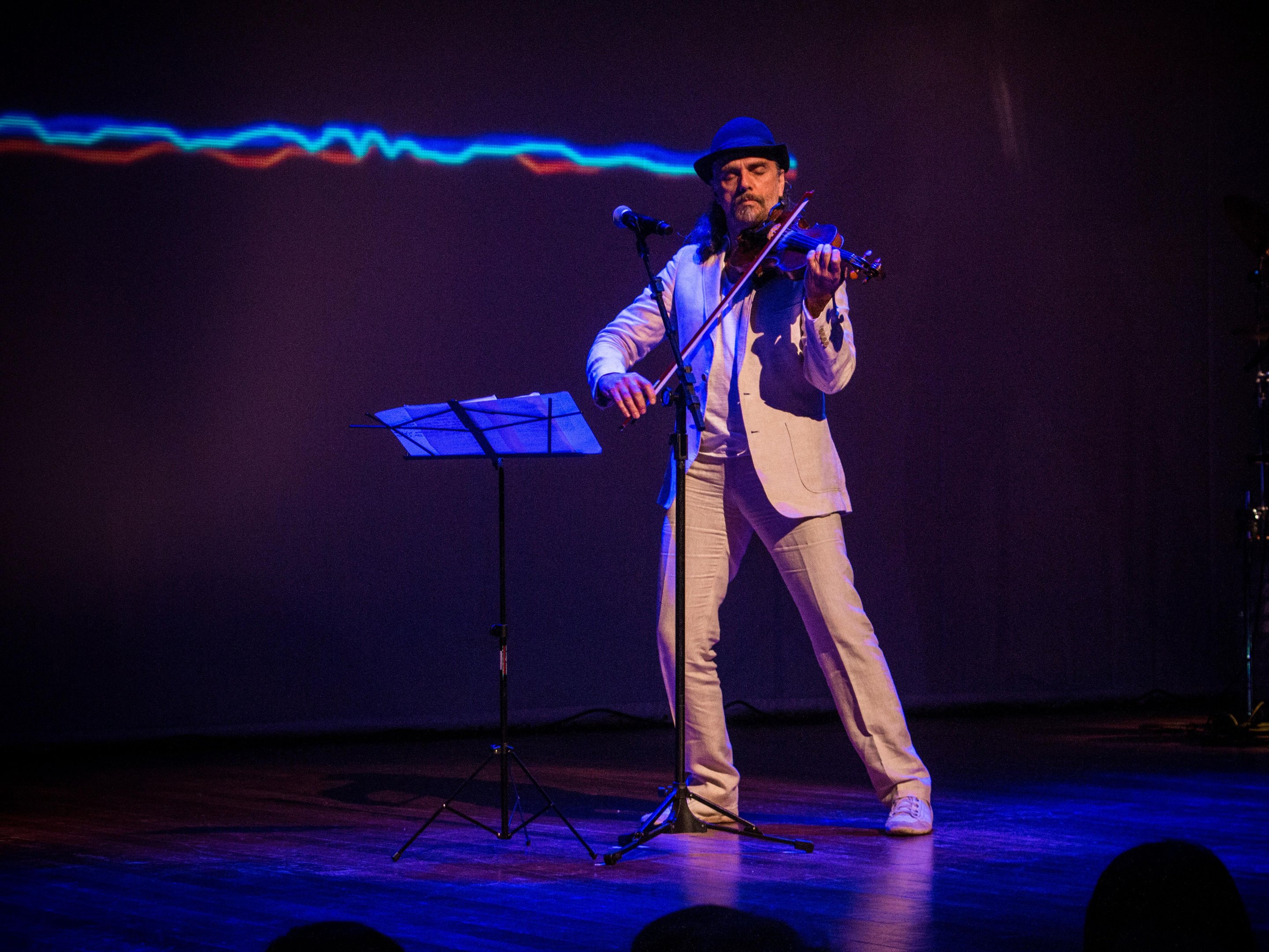 Hique Gomez se apresenta no Gramado Jazz & Blues Festival no s&aacute;bado