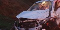Veículo da Prefeitura de Osório foi atingido por outro carro quando chovia na rodovia