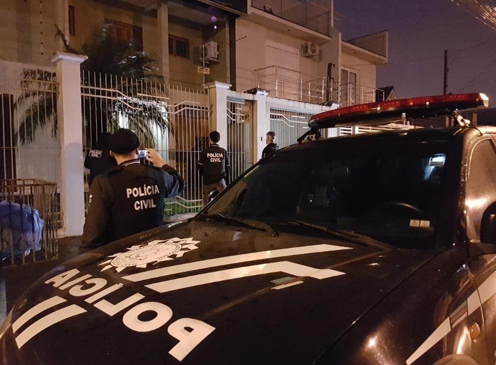 Policiais cumprem mandados em Canoas e em Sapucaia do Sul