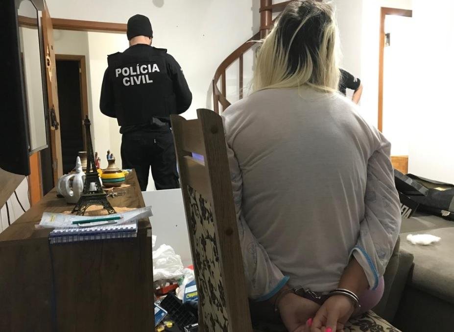Mulher foi presa durante opera&ccedil;&atilde;o da Pol&iacute;cia Civil