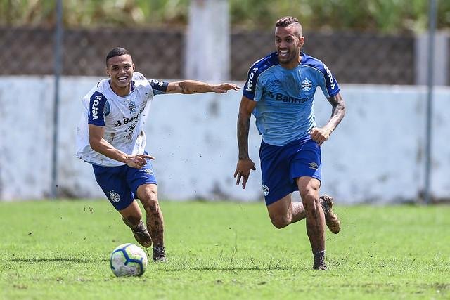 Gr&ecirc;mio encara o CSA fora de casa na noite desta segunda