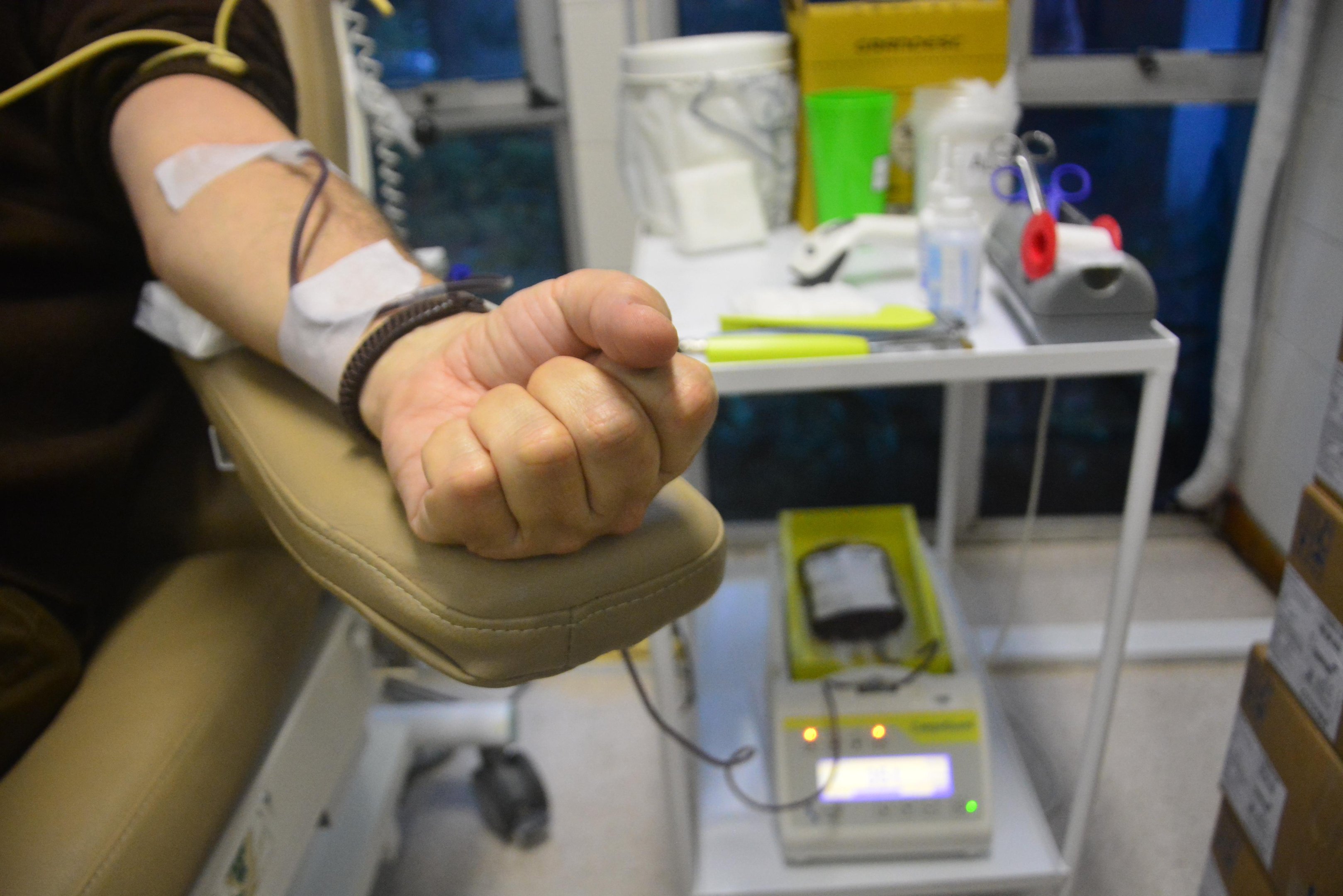 Pessoas maiores de 16 anos e em boas condi&ccedil;&otilde;es de sa&uacute;de podem doar sangue