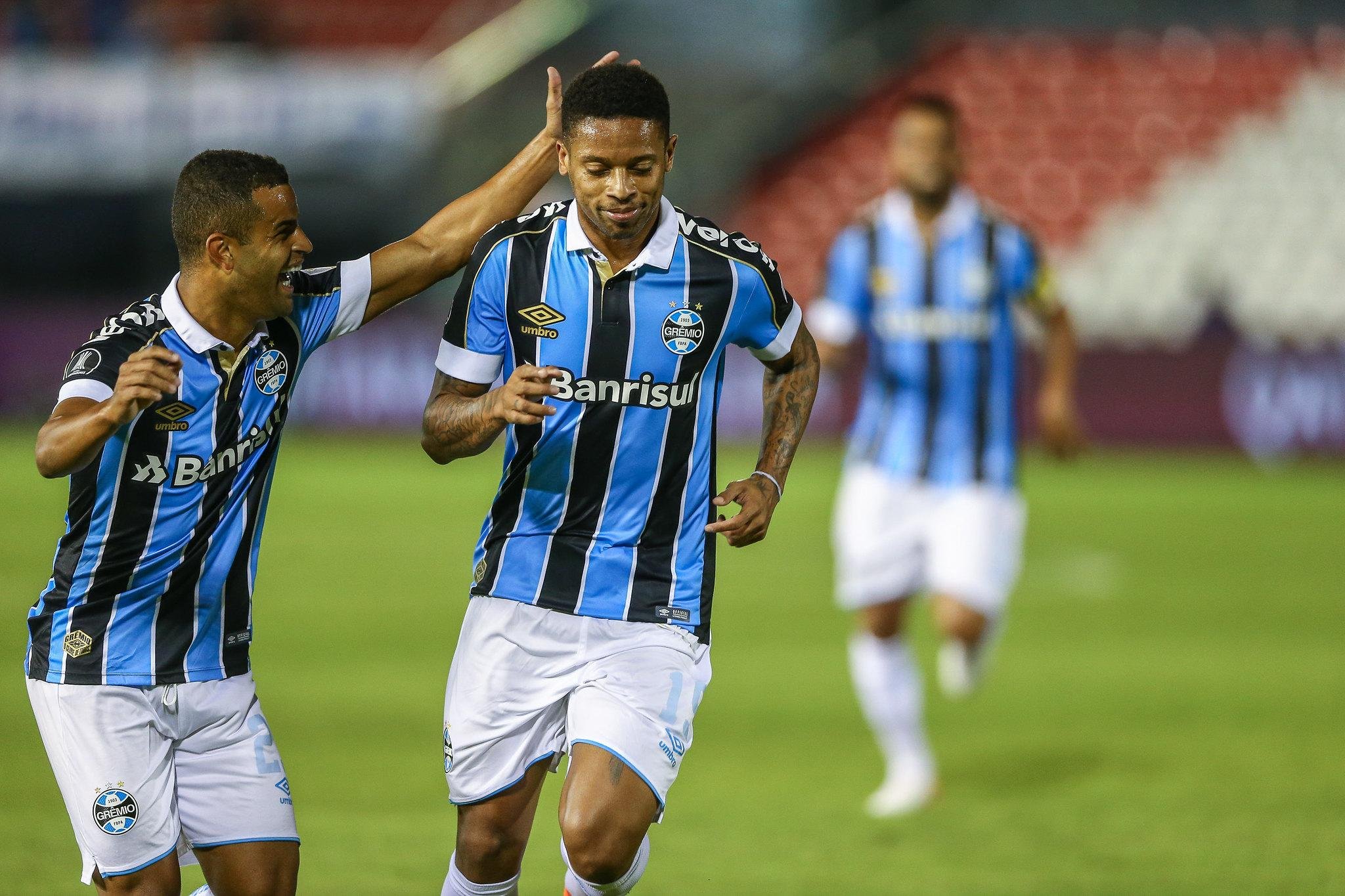 Grupo do Gr&ecirc;mio projeta grandes confrontos contra o Palmeiras, pela Libertadores