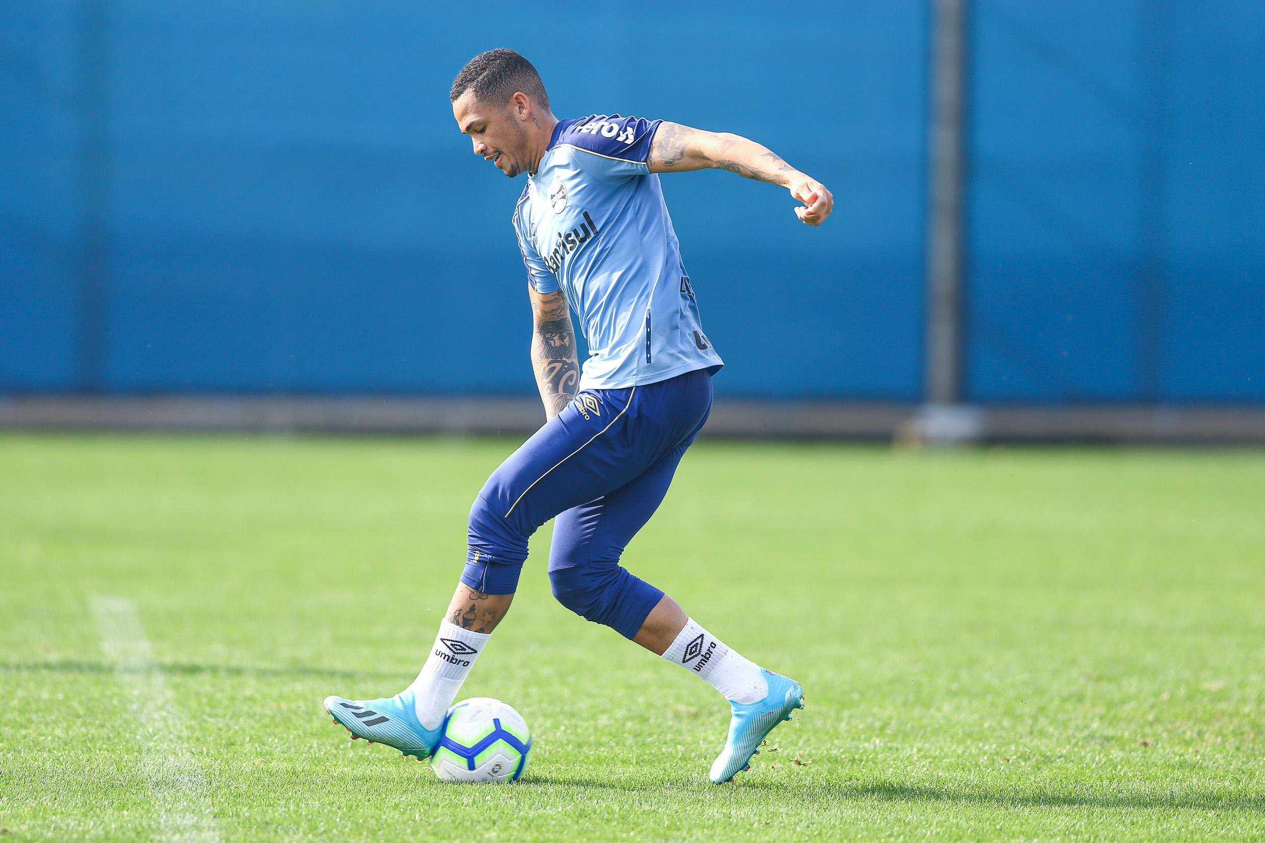 Luciano deve ser titular do Gr&ecirc;mio contra o Flamengo, no Rio de Janeiro