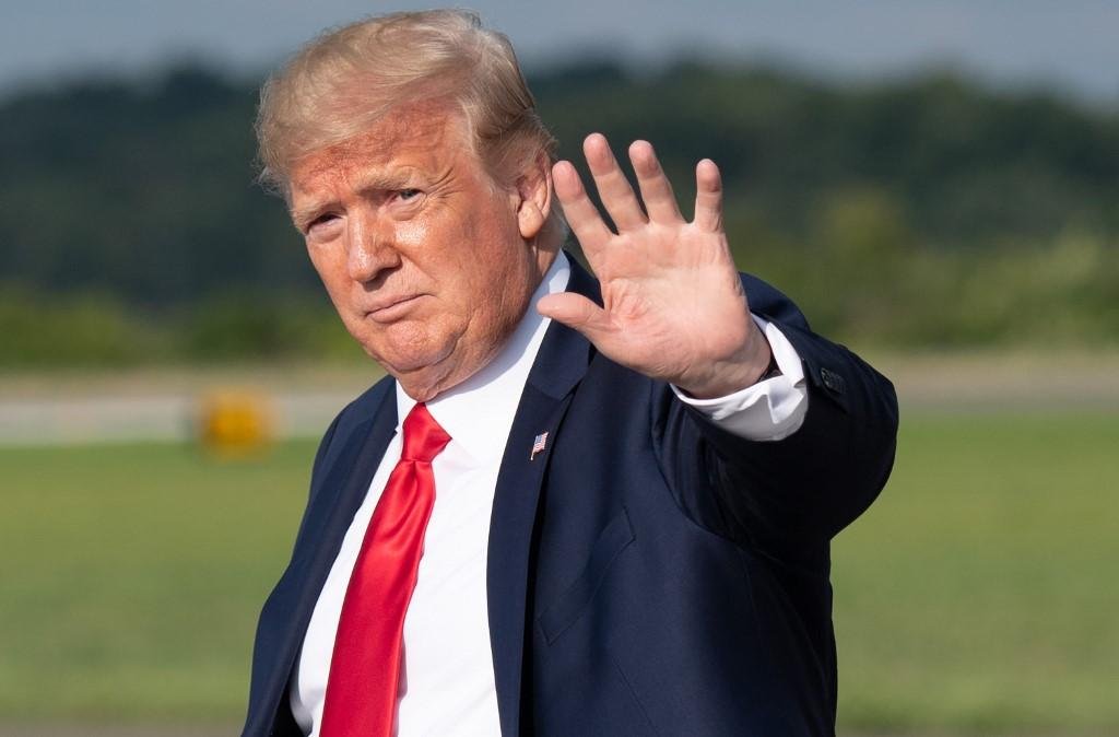 Donald Trump diz ter recebido carta de l&iacute;der norte-coreano
