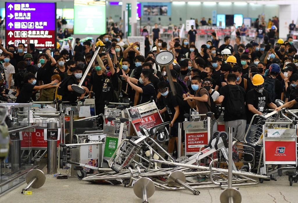 Protesto que fechou aeroporto de Hong Kong