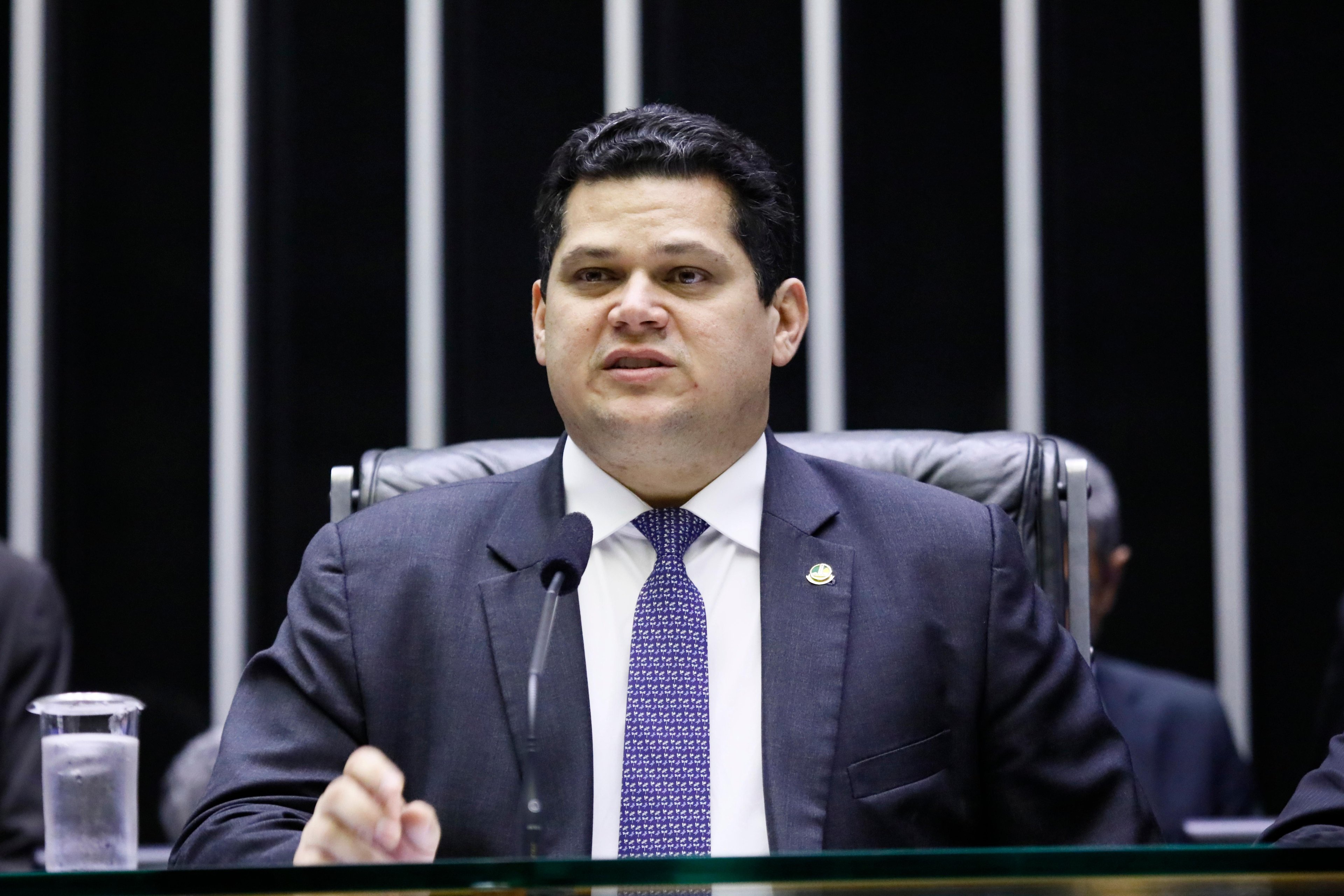 Segundo Alcolumbre, papel de Bolsonaro &eacute; encaminhar proposta ao Congresso