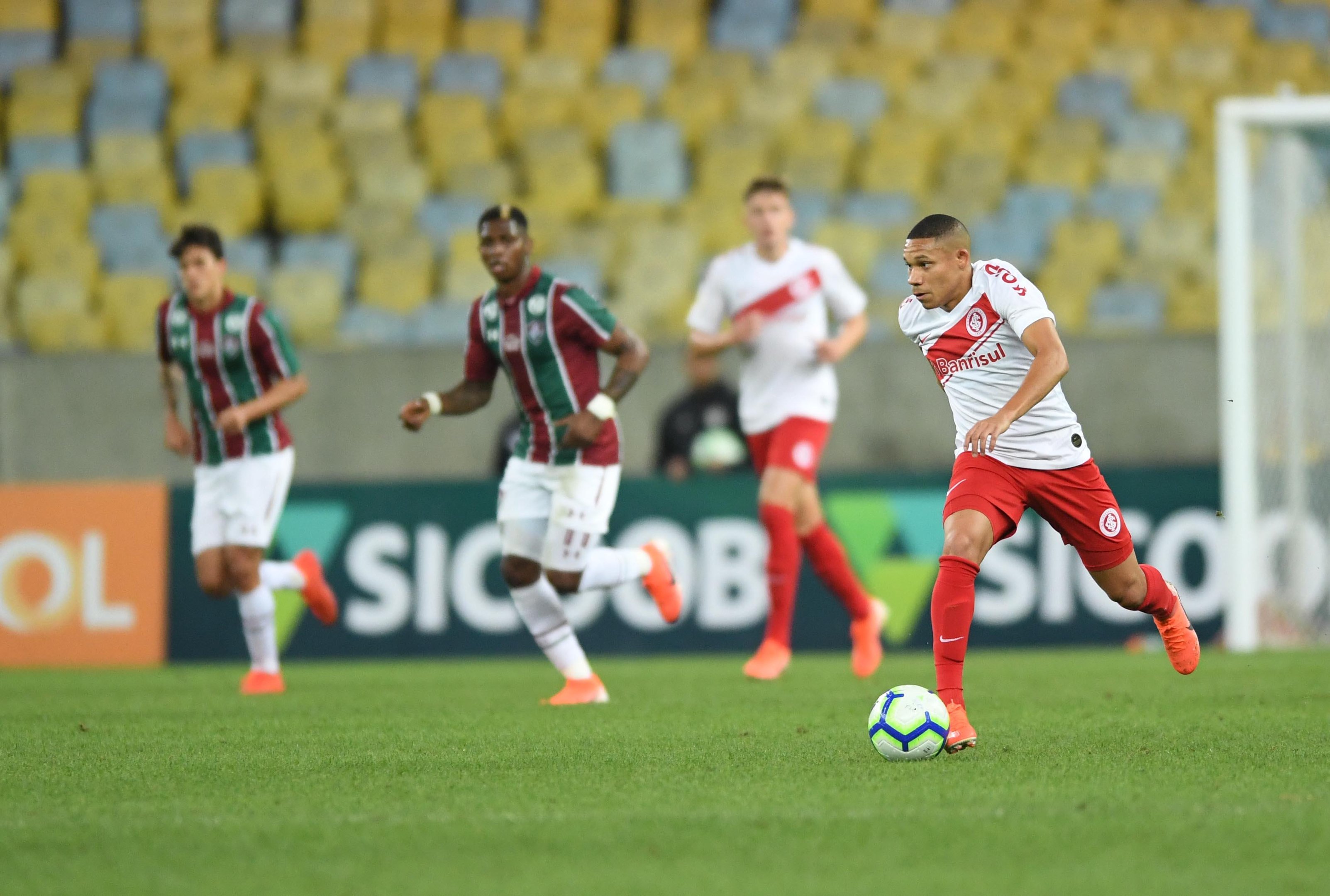 Meia tamb&eacute;m falou sobre a poss&iacute;vel aus&ecirc;ncia de Paolo Guerrero na Copa do Brasil