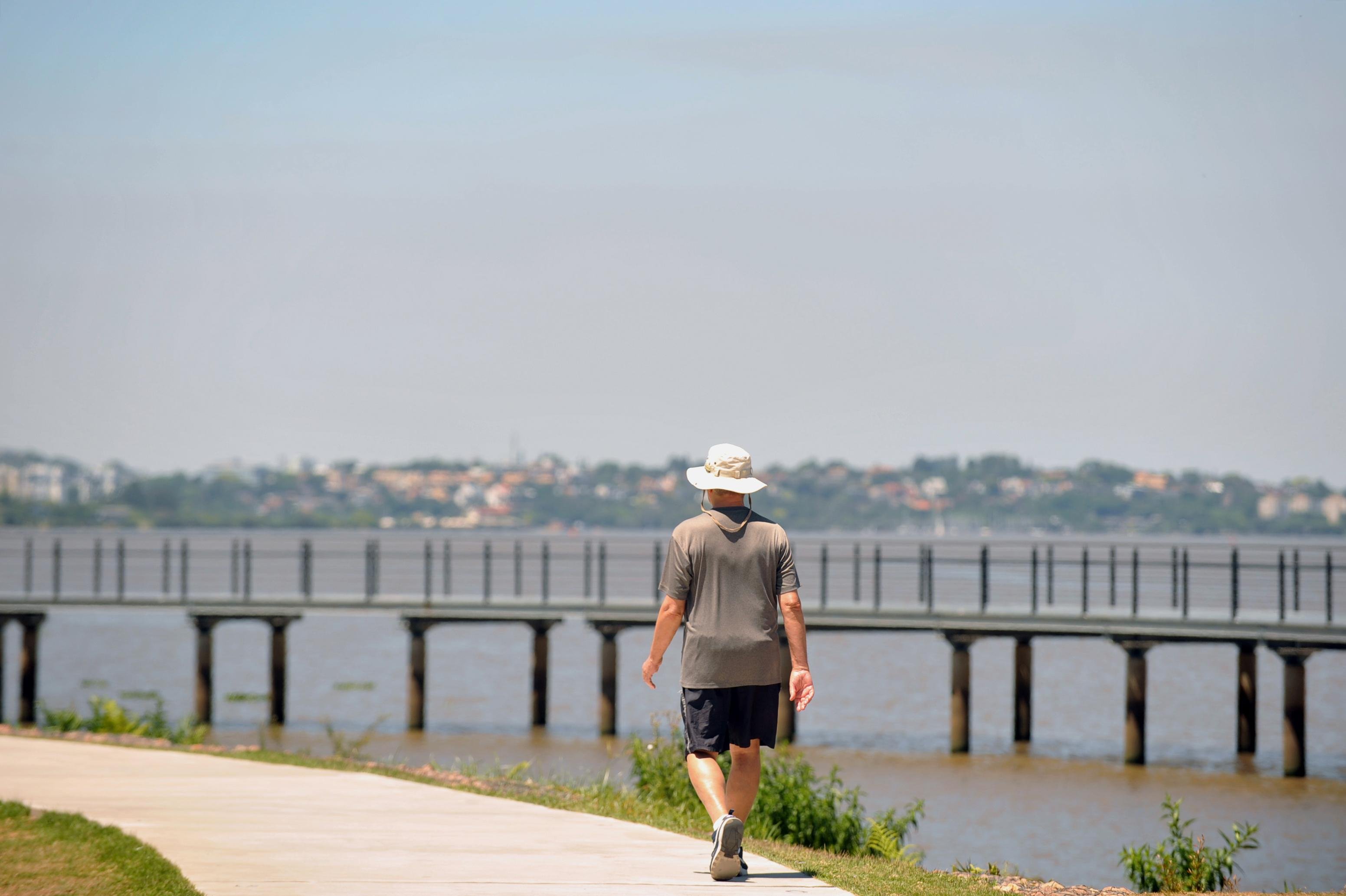 M&aacute;xima deve chegar aos 30&deg;C em Porto Alegre