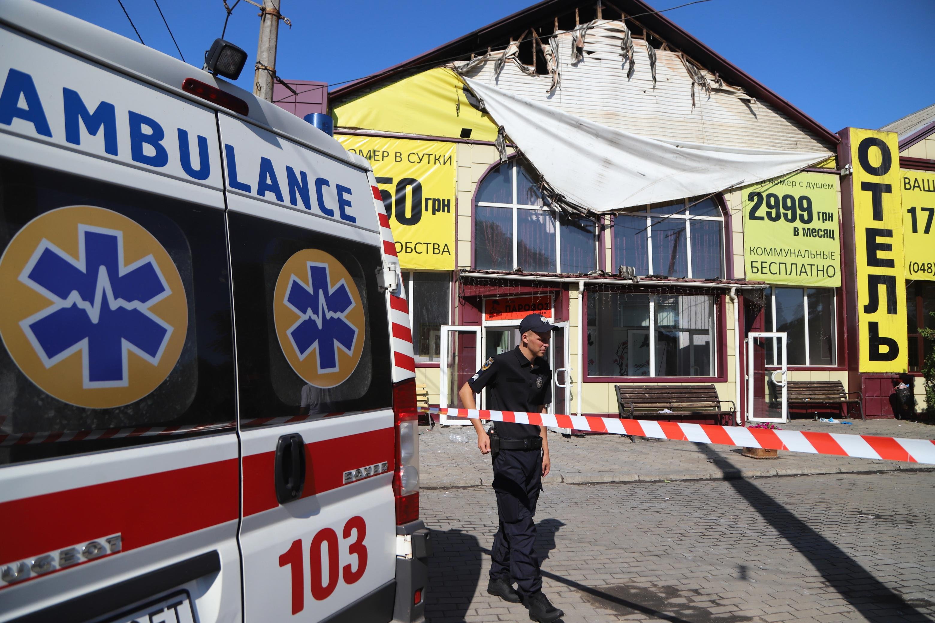 Bombeiros levaram tr&ecirc;s horas para conter as chamas