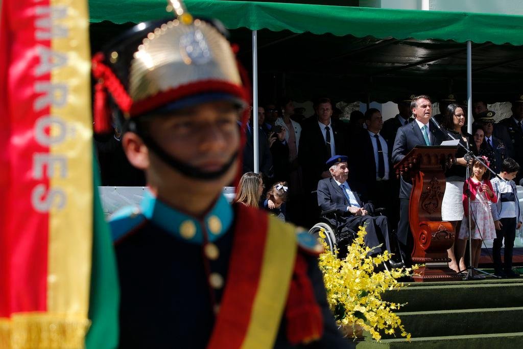 Presidente da Rep&uacute;blica, Jair Bolsonaro, participa da entrega do espadim aos cadetes da Academia Militar dos Agulhas Negras (Aman)
