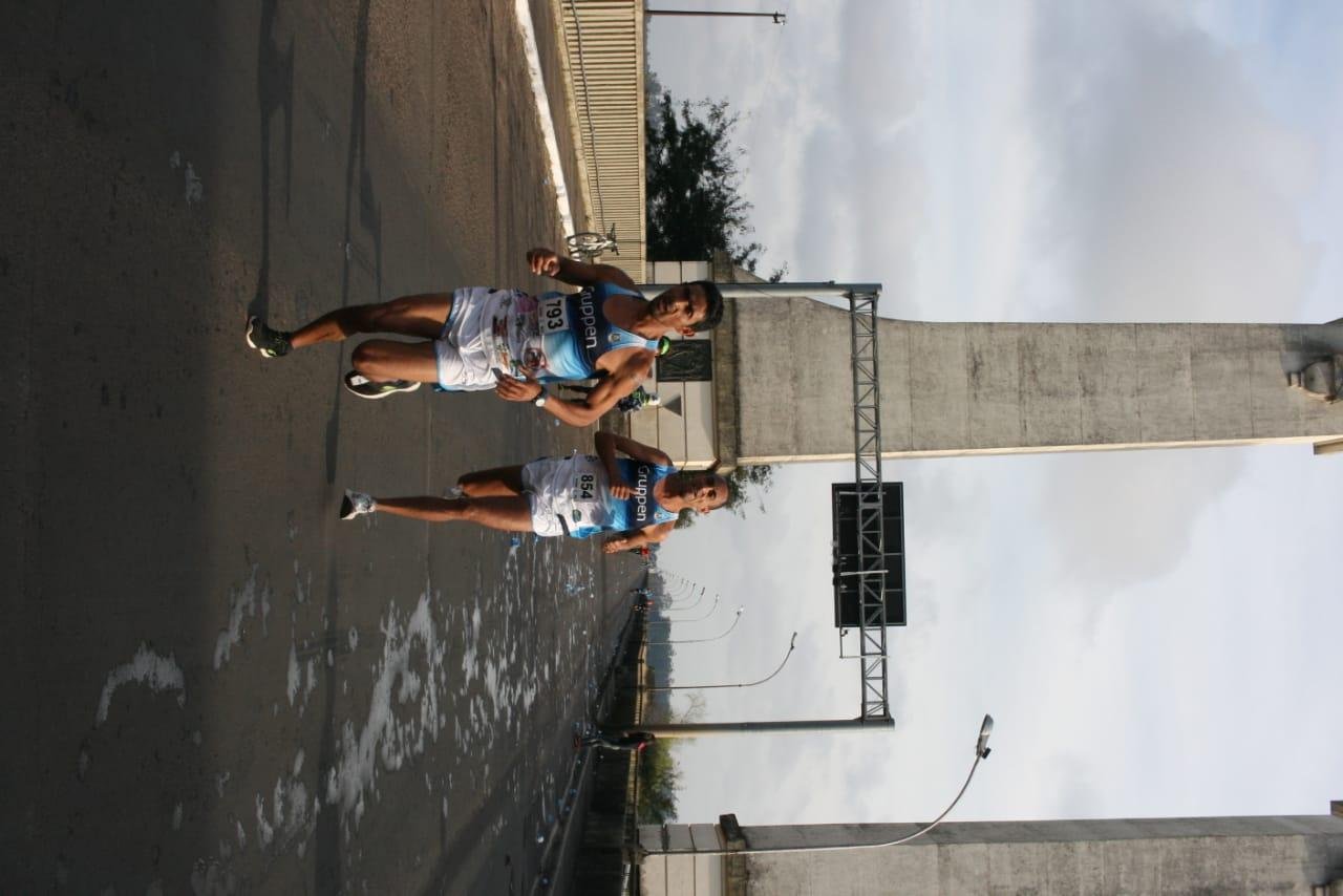 Atletas atravessaram a Ponte Internacional na fronteira com Paso de los Libres