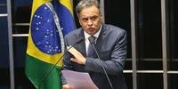 Deputado federal e ex-senador teve pedido de expulsão do PSDB rejeitado