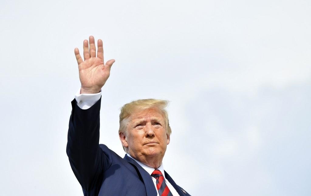 Presidente americano afirmou estar ajudando pa&iacute;s a se reerguer