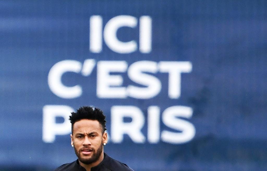 Atacante busca alternativa para seguir no futebol europeu