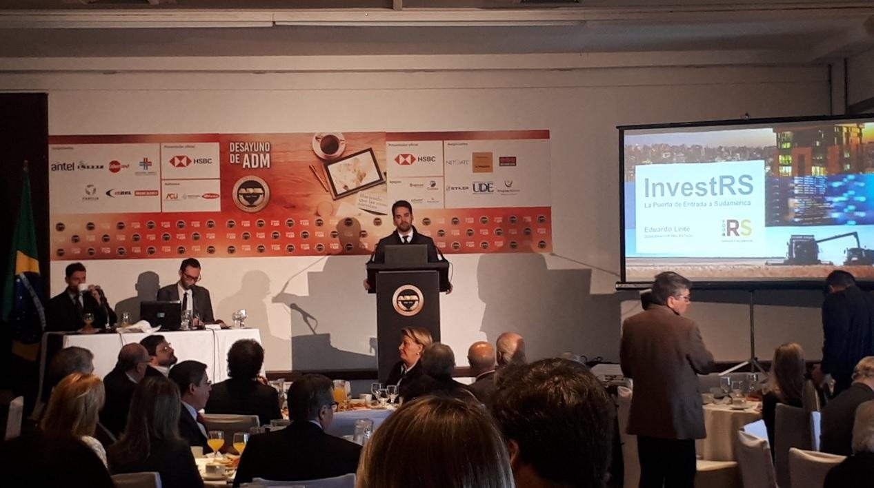 Leite faz apresenta&ccedil;&atilde;o do Rio Grande do Sul para empres&aacute;rios no Uruguai