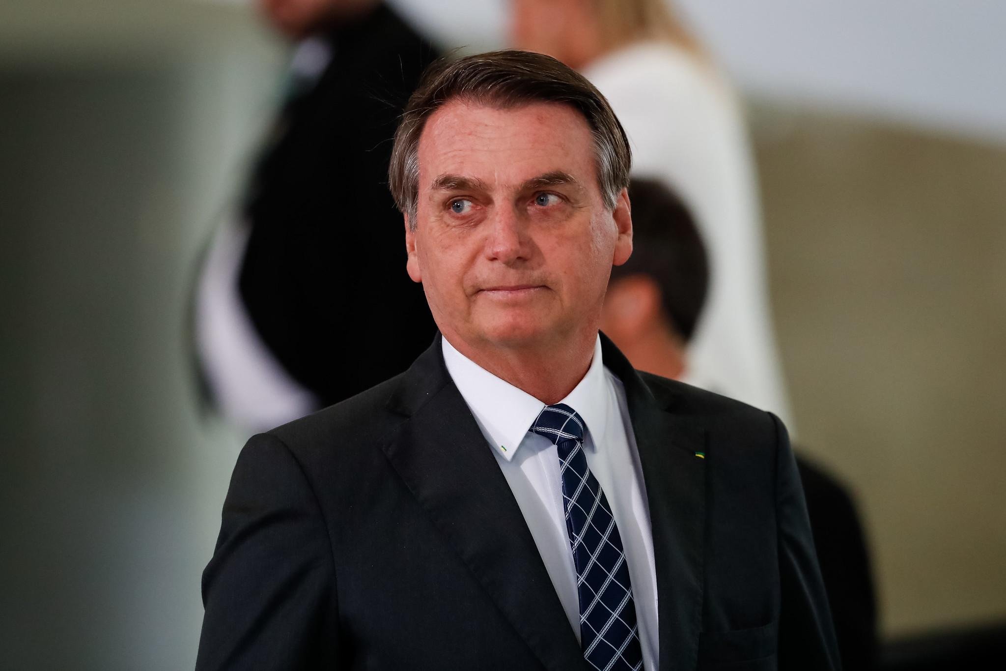 Para Bolsonaro, o processo de privatiza&ccedil;&atilde;o deve ser "bastante longo"