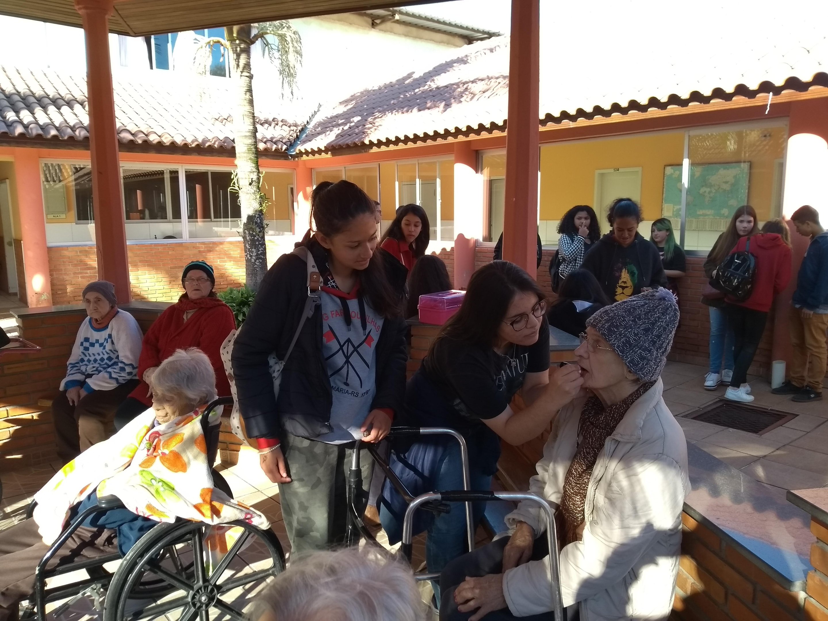Lar das Vovozinhas foi fundado em 1946 e abriga 167 idosas