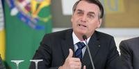 Bolsonaro evita falar com a imprensa sobre determinados assuntos para não ouvir que houve recuo de sua parte
